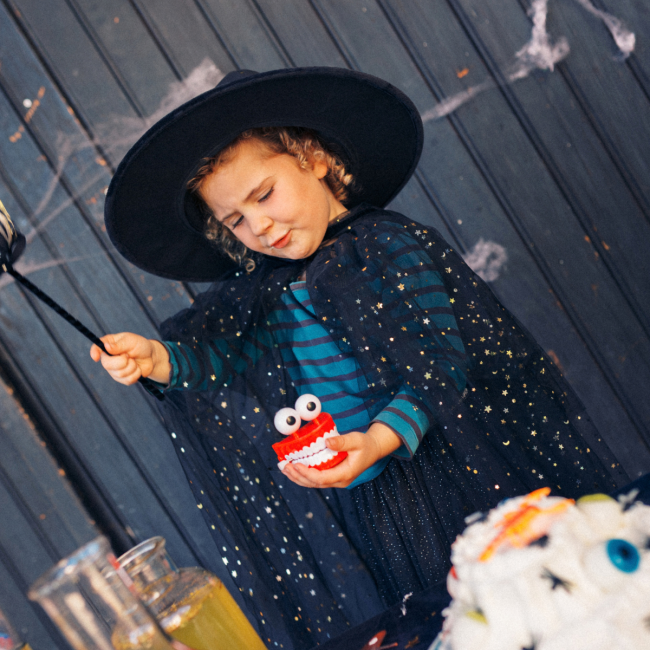 Le Petit Souk: Black Cape with Hood