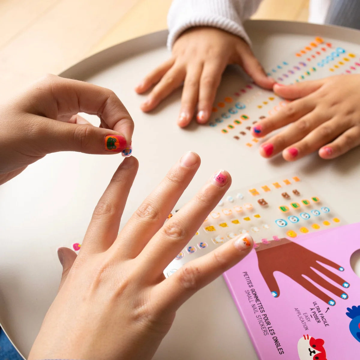 OMY: Nail Stickers - Friends